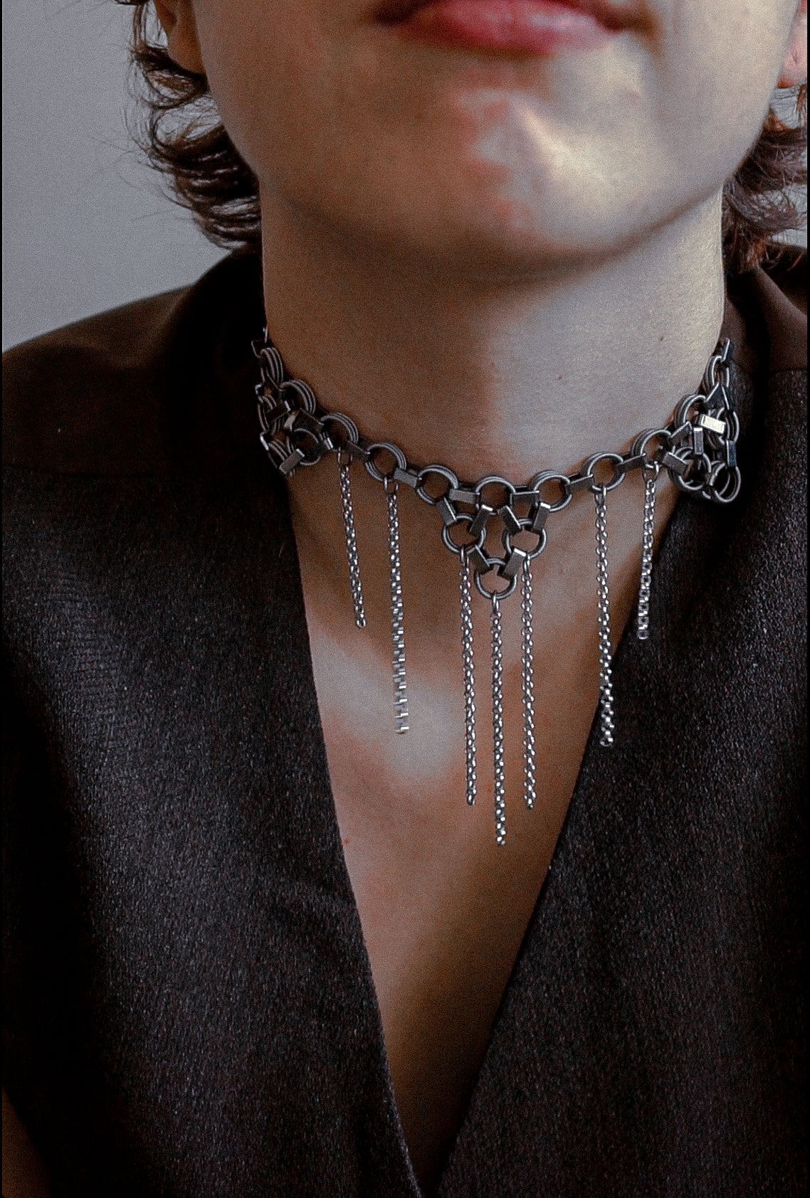 Helga- Choker con catenelle pendenti